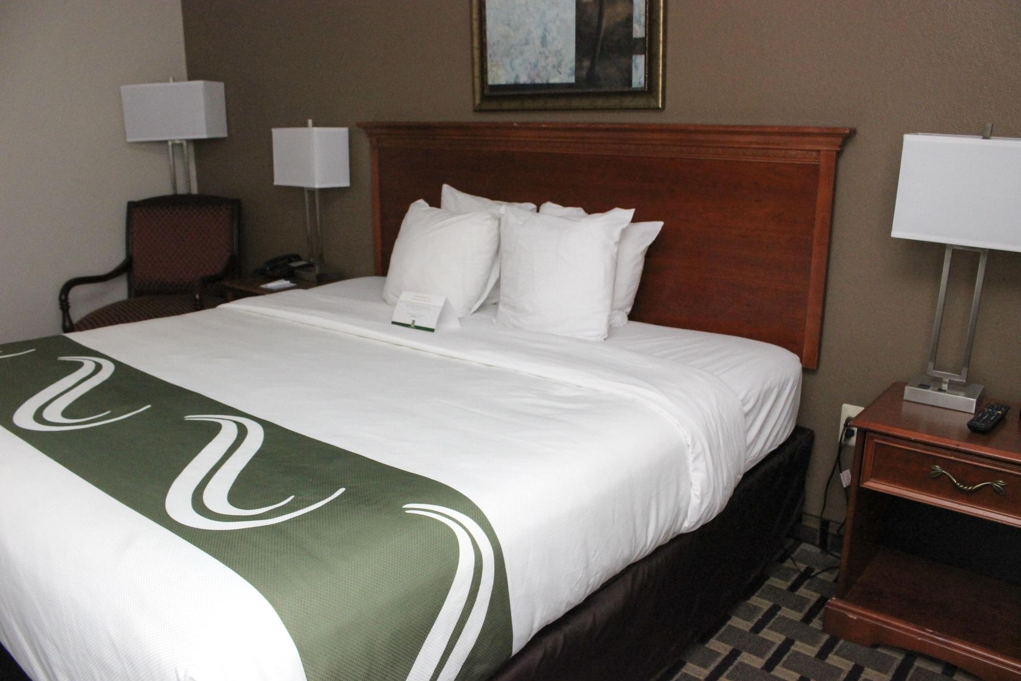 Quality Inn & Suites Detroit Metro Airport Romulus Exteriér fotografie