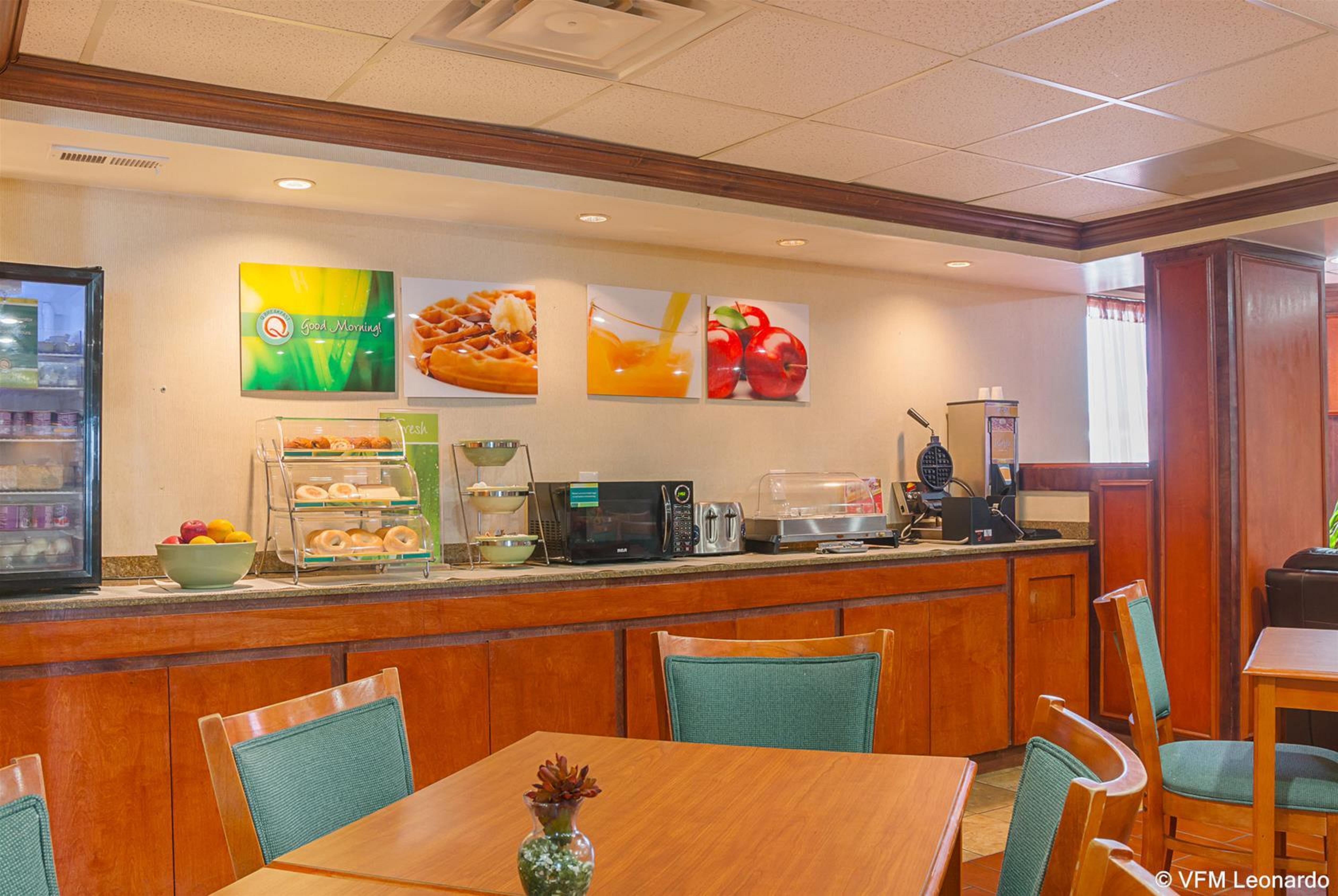 Quality Inn & Suites Detroit Metro Airport Romulus Exteriér fotografie