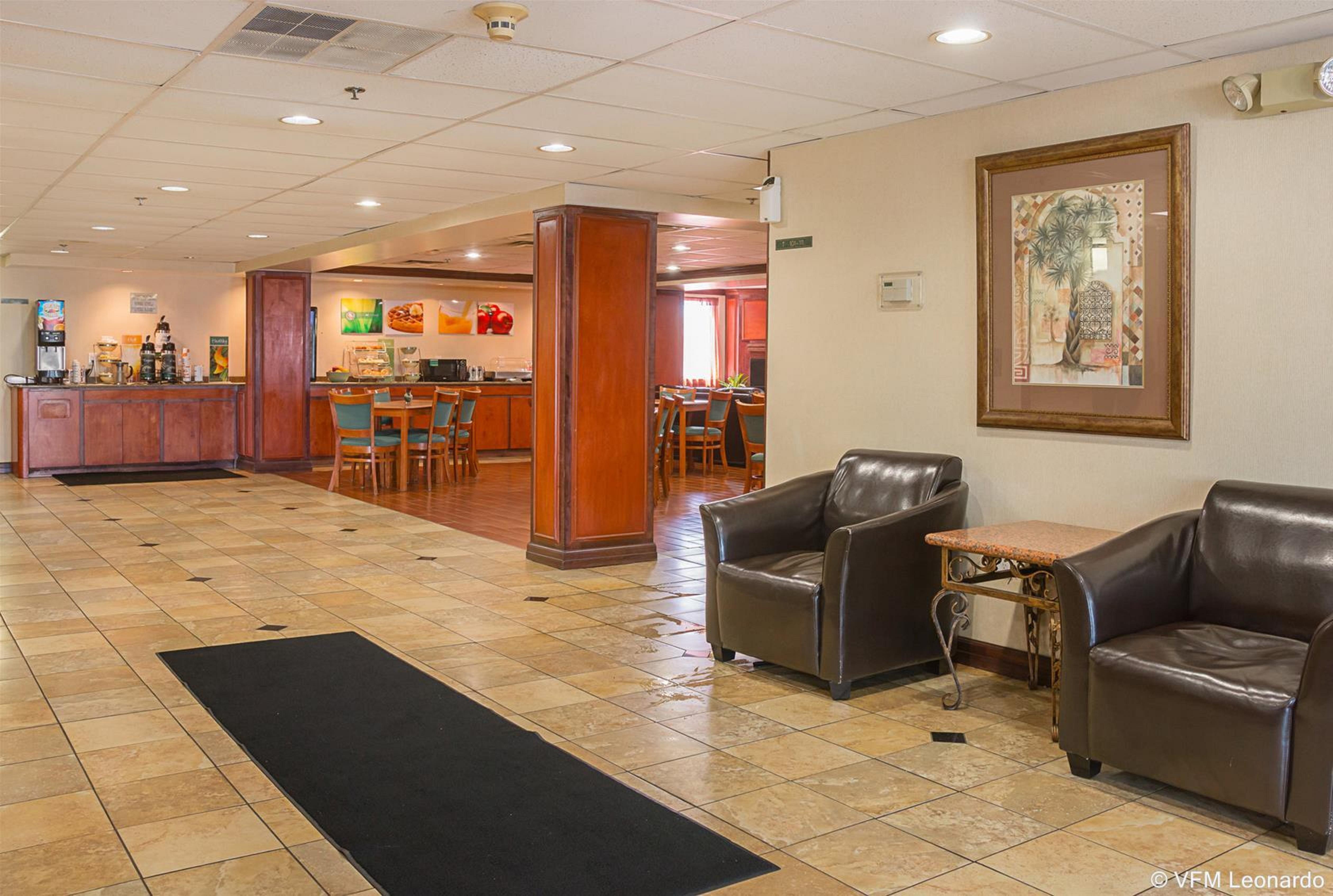Quality Inn & Suites Detroit Metro Airport Romulus Exteriér fotografie