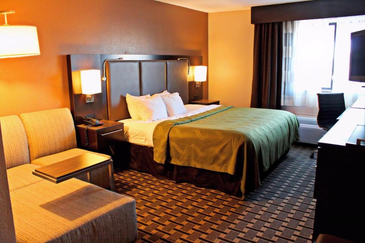 Quality Inn & Suites Detroit Metro Airport Romulus Exteriér fotografie