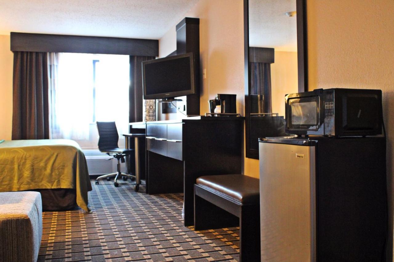 Quality Inn & Suites Detroit Metro Airport Romulus Exteriér fotografie