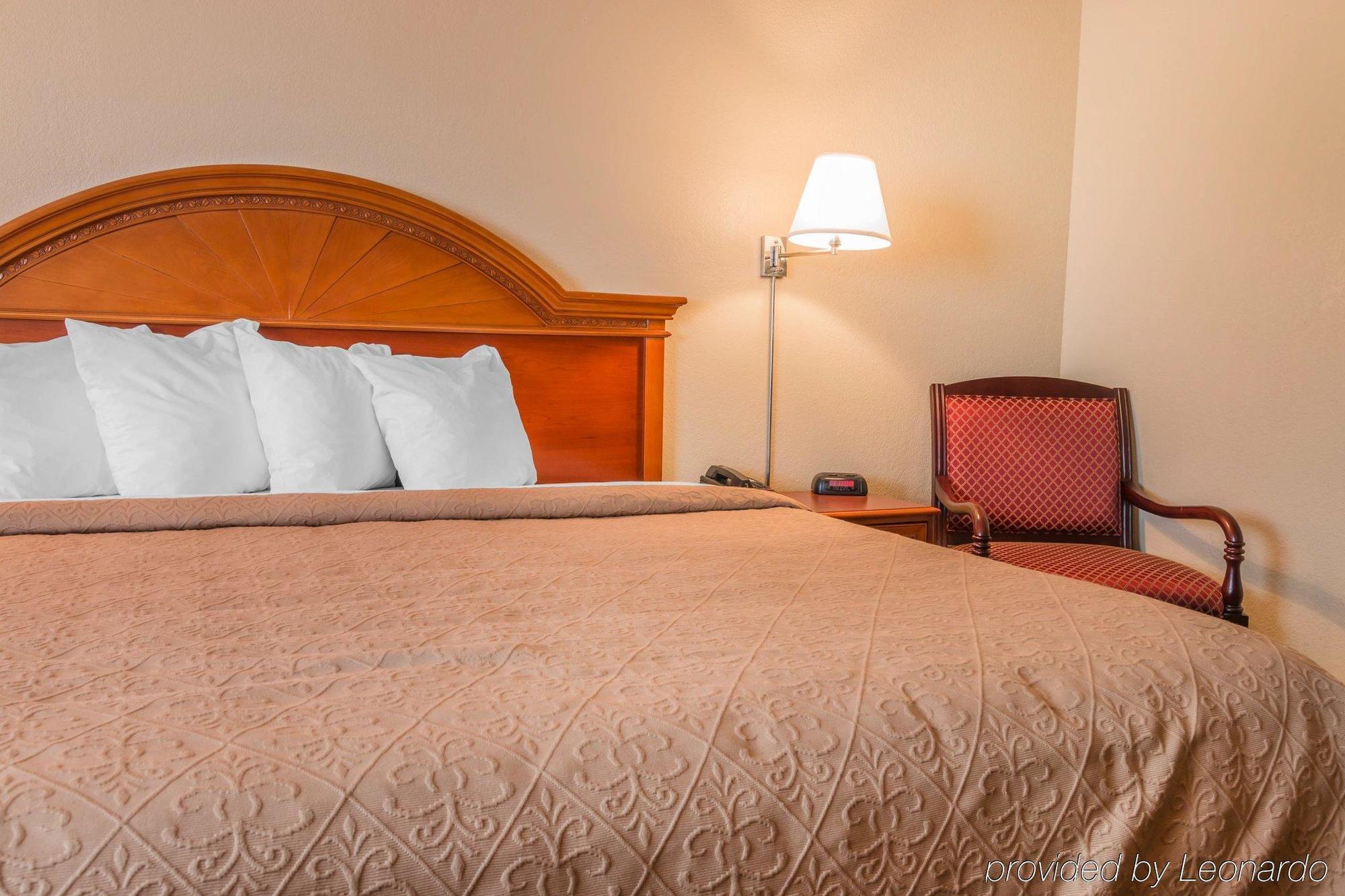 Quality Inn & Suites Detroit Metro Airport Romulus Exteriér fotografie