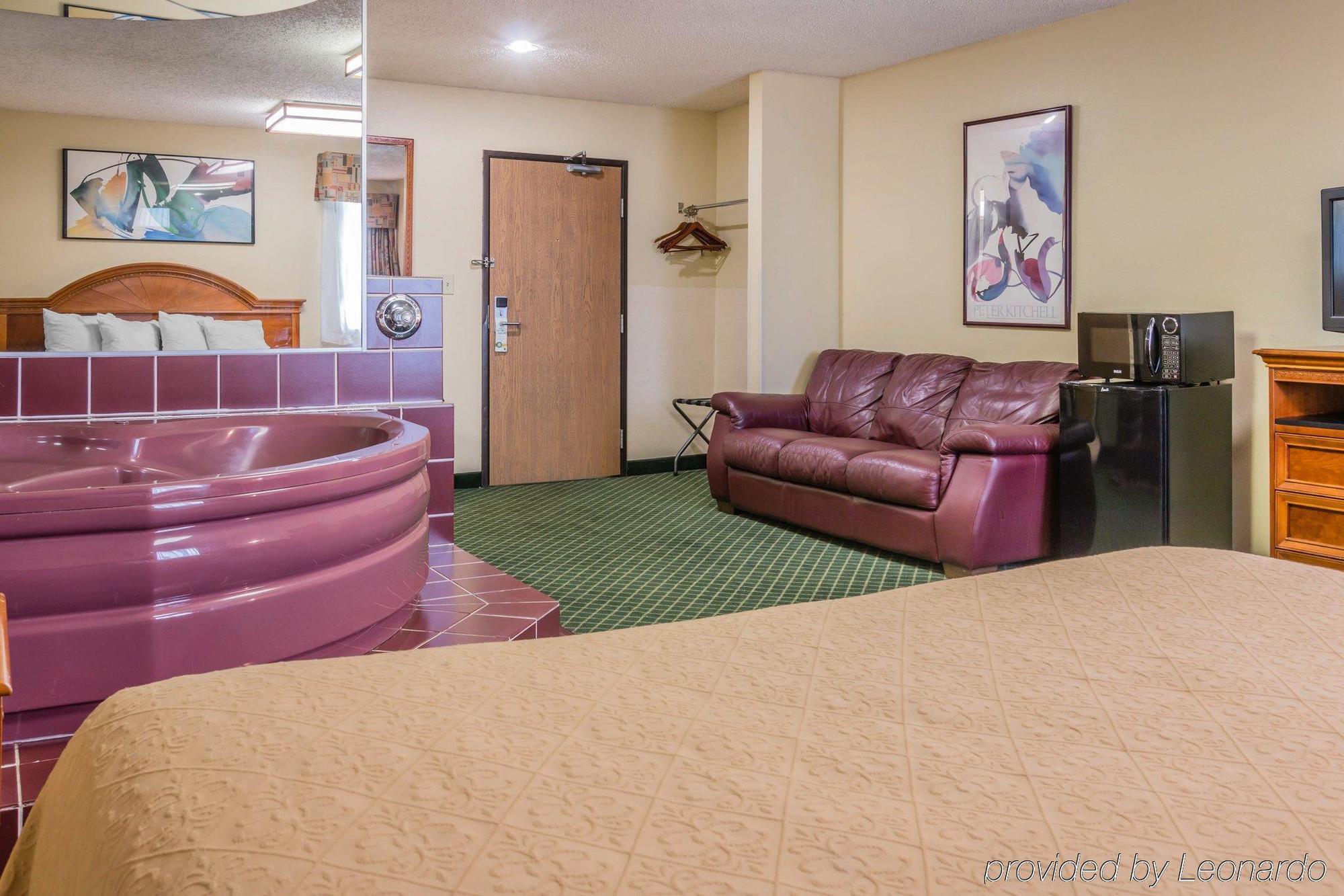Quality Inn & Suites Detroit Metro Airport Romulus Exteriér fotografie