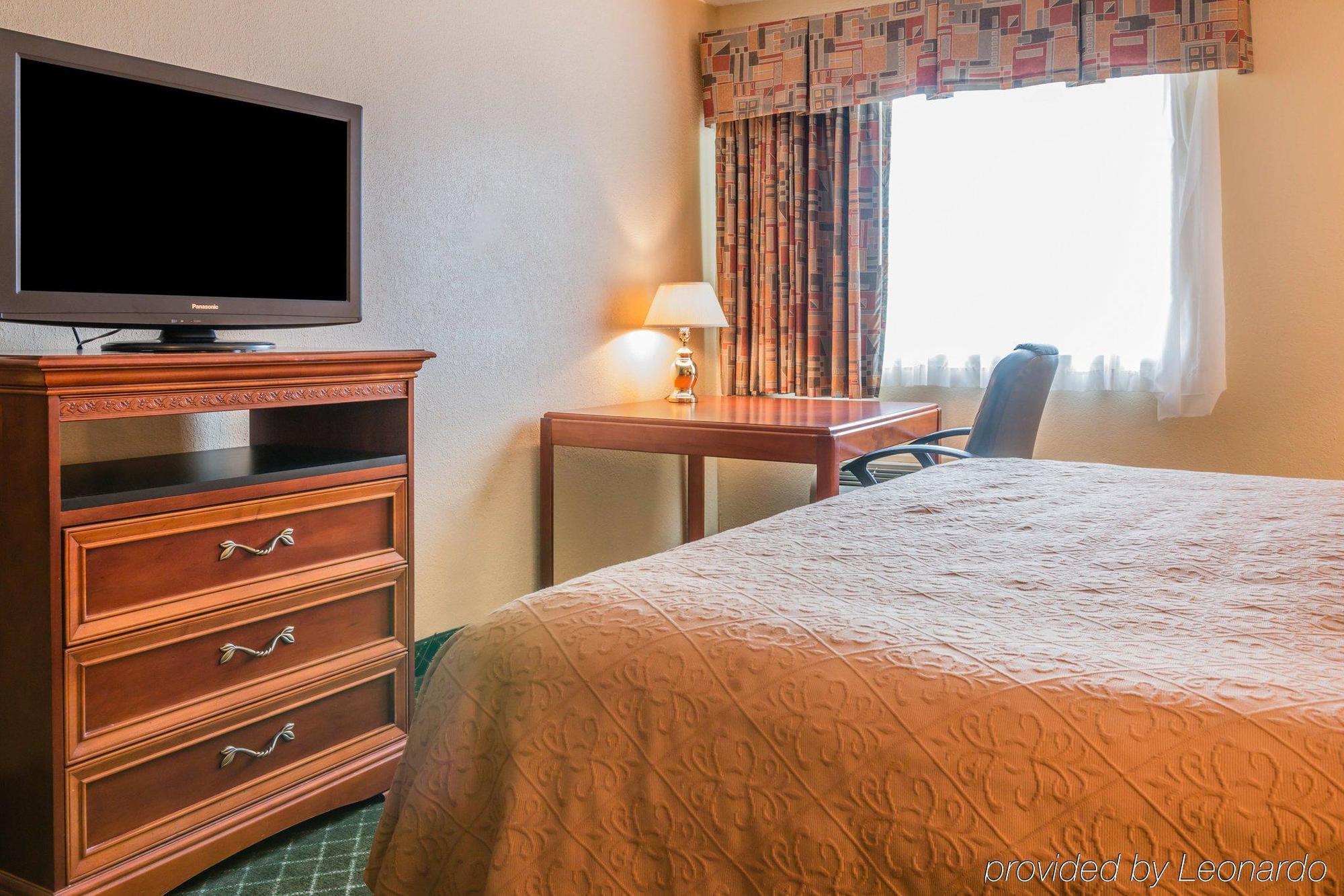Quality Inn & Suites Detroit Metro Airport Romulus Exteriér fotografie