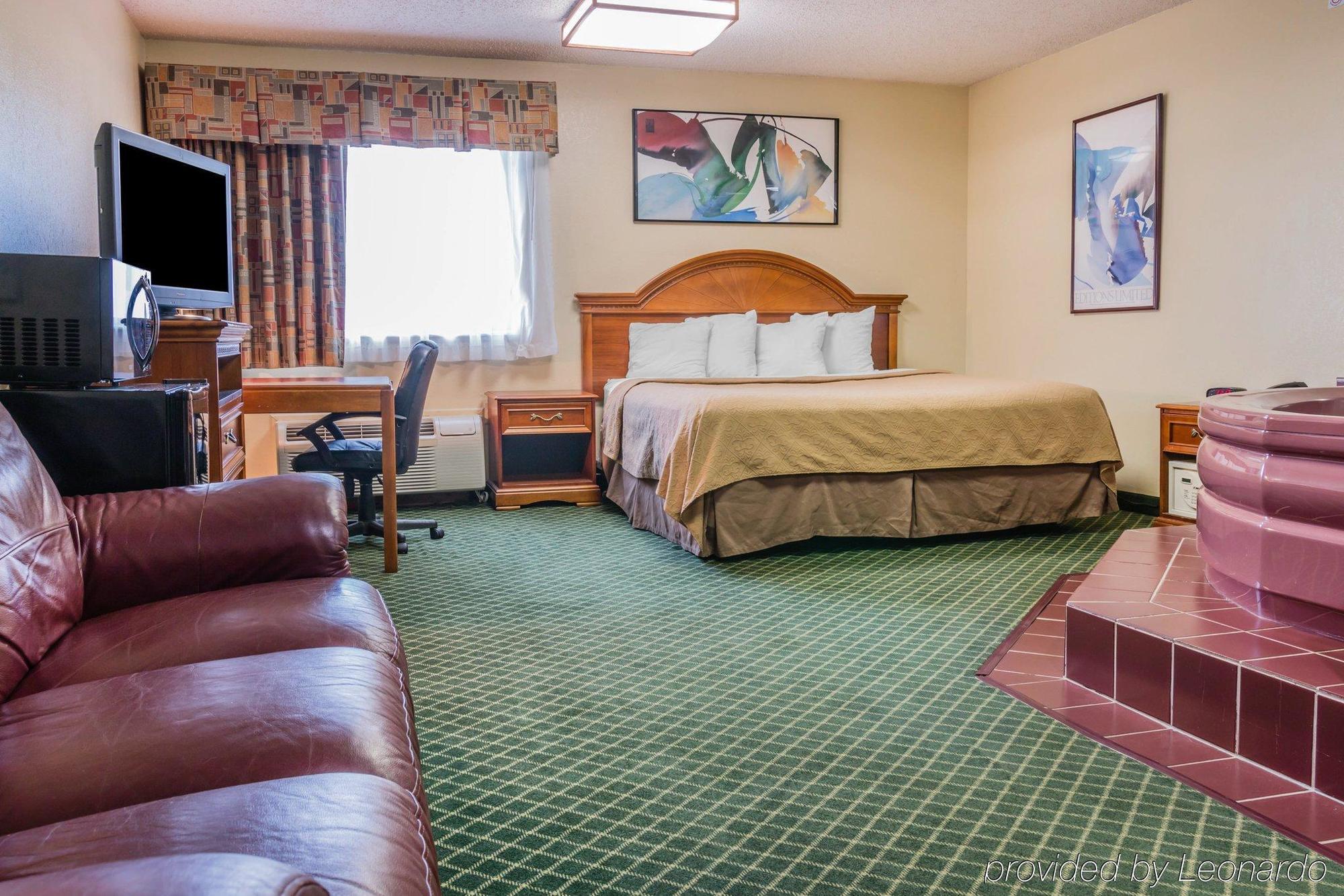 Quality Inn & Suites Detroit Metro Airport Romulus Exteriér fotografie