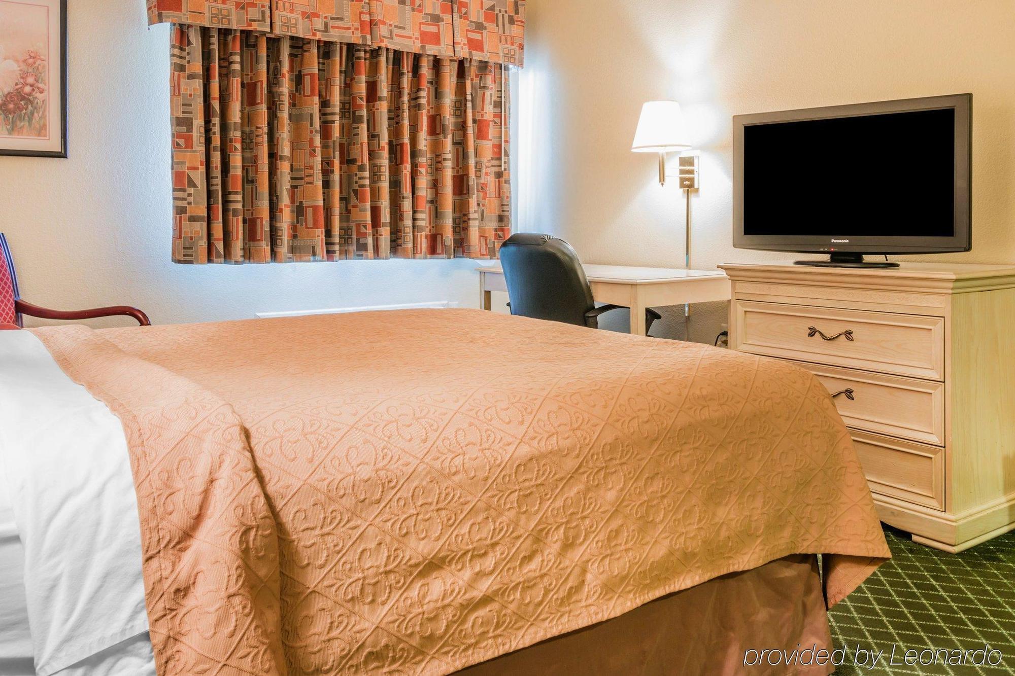 Quality Inn & Suites Detroit Metro Airport Romulus Exteriér fotografie