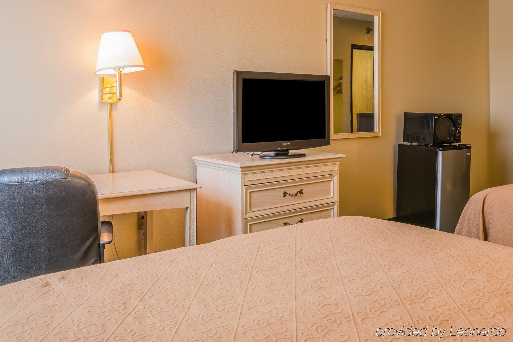 Quality Inn & Suites Detroit Metro Airport Romulus Exteriér fotografie