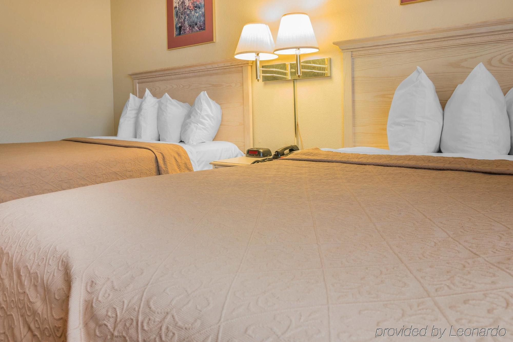 Quality Inn & Suites Detroit Metro Airport Romulus Exteriér fotografie